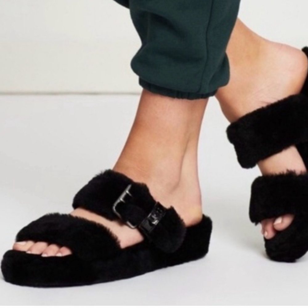 UGG Women’s Fuzz Yeah Black Plush Slide Sandals Size 7